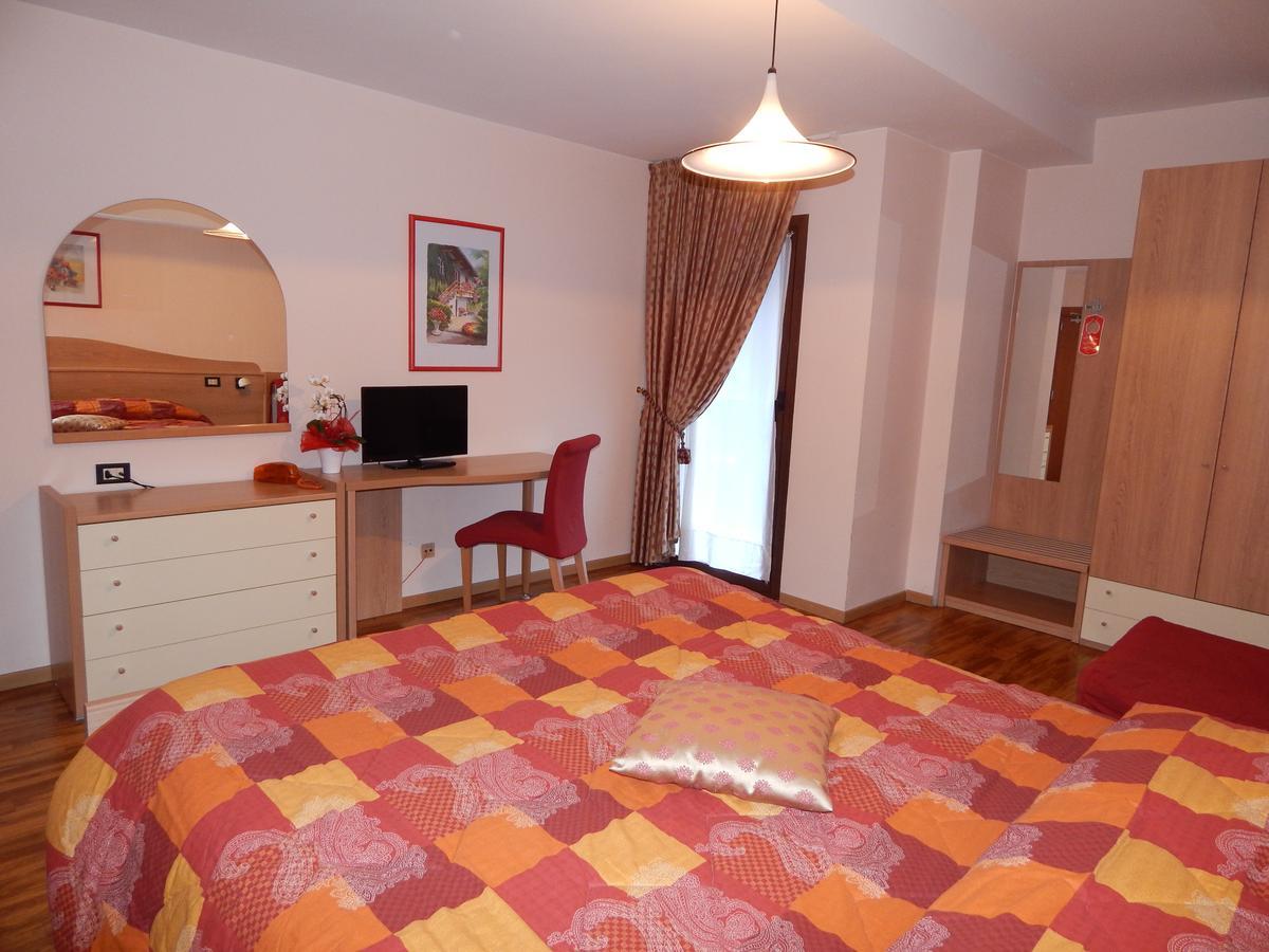 Albergo Ginevra Roncone Exterior foto